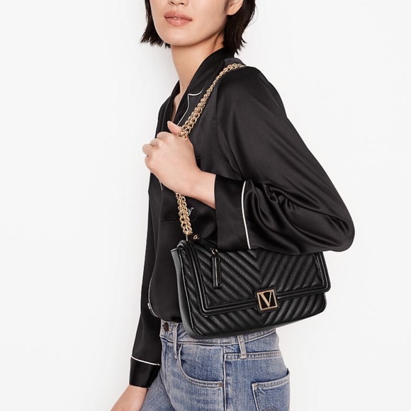 Black quilted VS purse - Picture 5 of 5